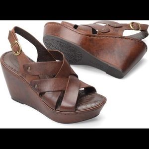 Born Cataleen Wedge in Whiskey, Size 8